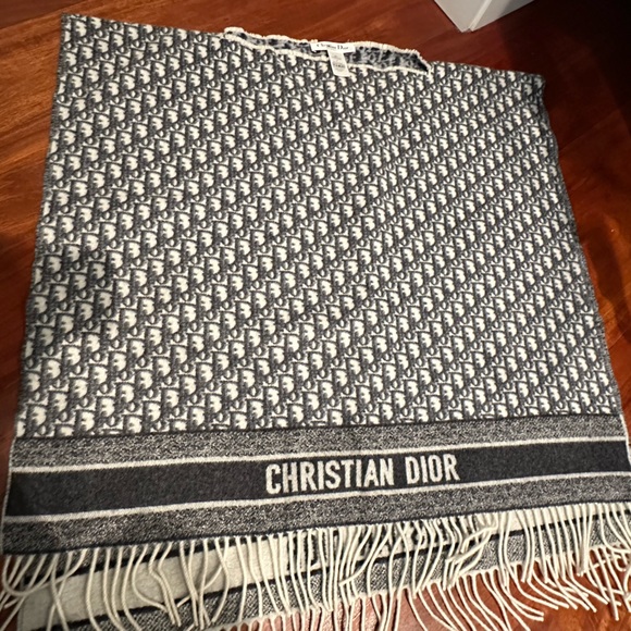 Dior cashmere cape navy blue - Picture 5 of 9